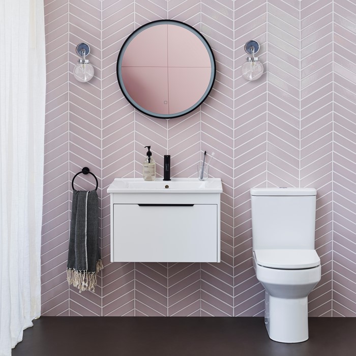 Black Taps for Contemporary Bathroom